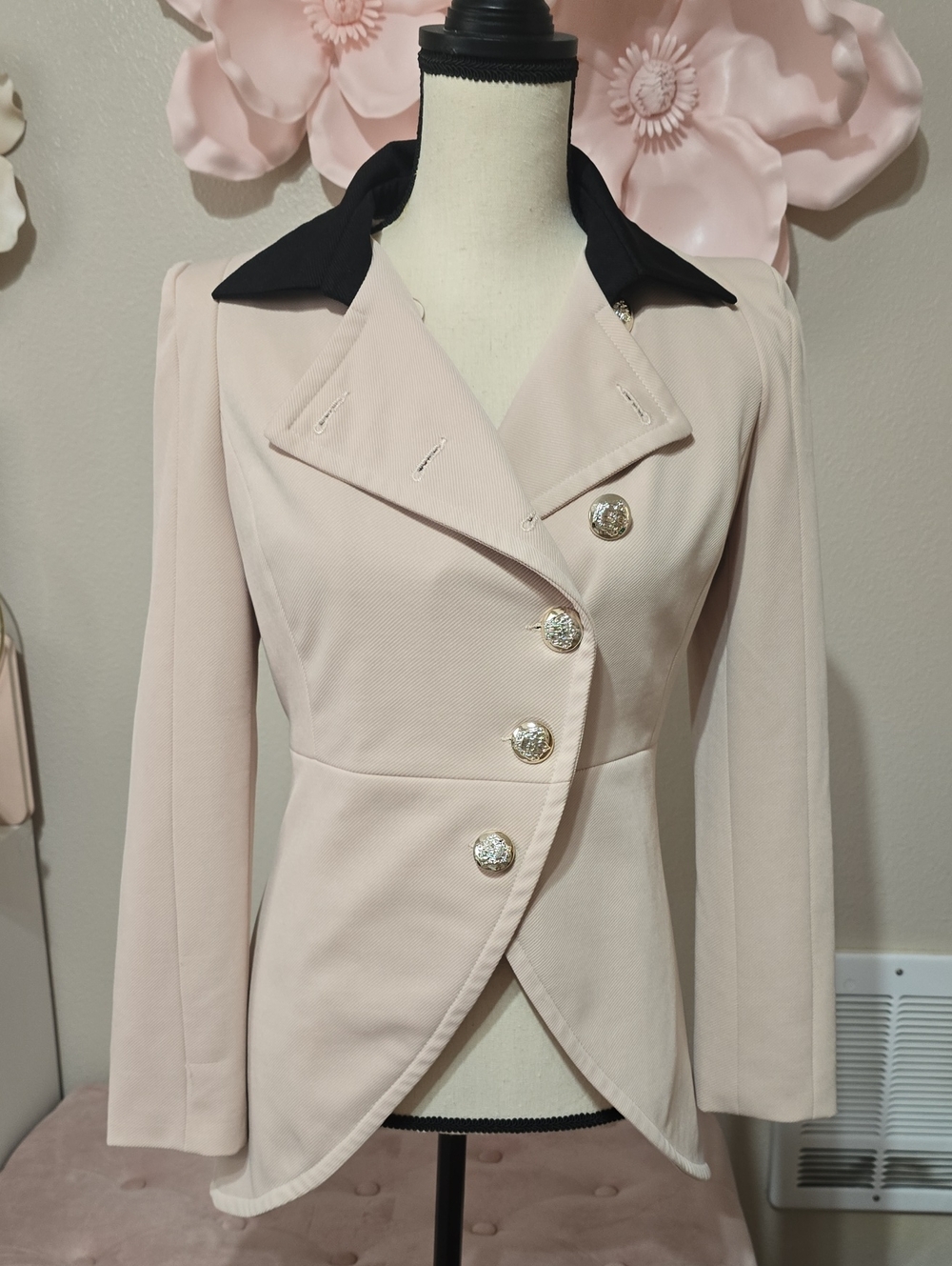 Tailored Blush Pink Double-Breasted Blazer with Black Collar
